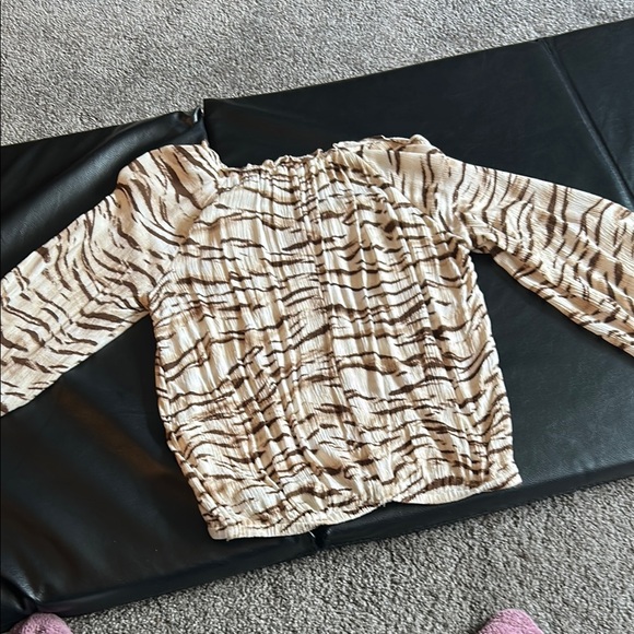 INC-International Concepts
Beige and Brown Patterned Top
Brand new w/o tags - Picture 3 of 4